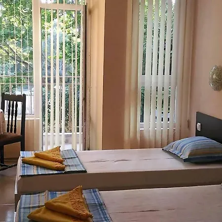 Casa de hóspedes на гости при силвия