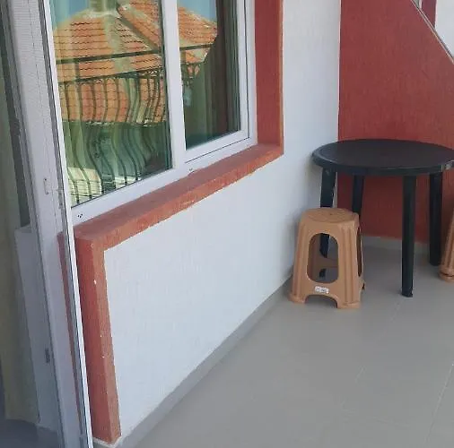 на гости при силвия 招待所 3*